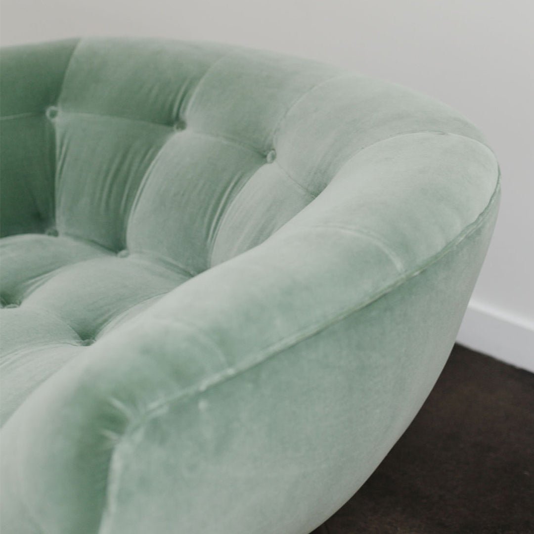 Vintage Tub Swivel Chair by Adrian Pearsall