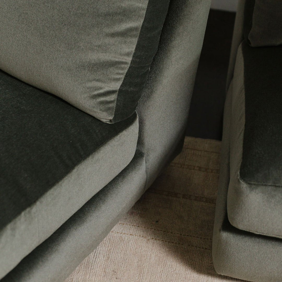 A Pair of Slipper Chairs by Burov Paris | 1975