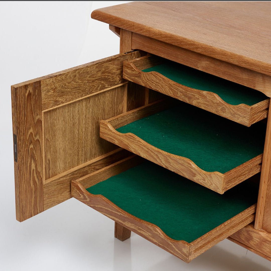 Henning Kjaernulf Sideboard