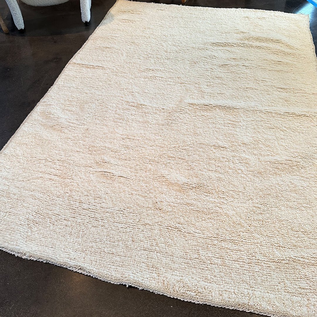 Handmade Beni Moroccan White Solid Rug