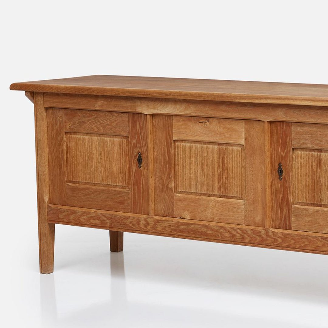 Henning Kjaernulf Sideboard